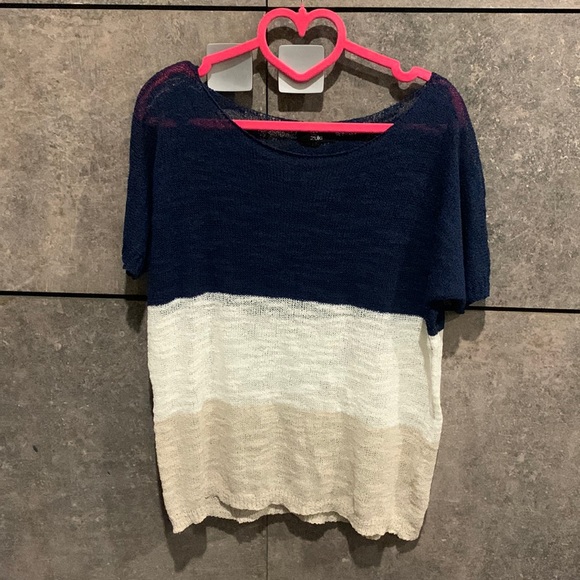 Brand New Korean Top M - Picture 2 of 5